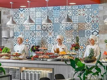 Üdülőközpont Melia Sunny 4*